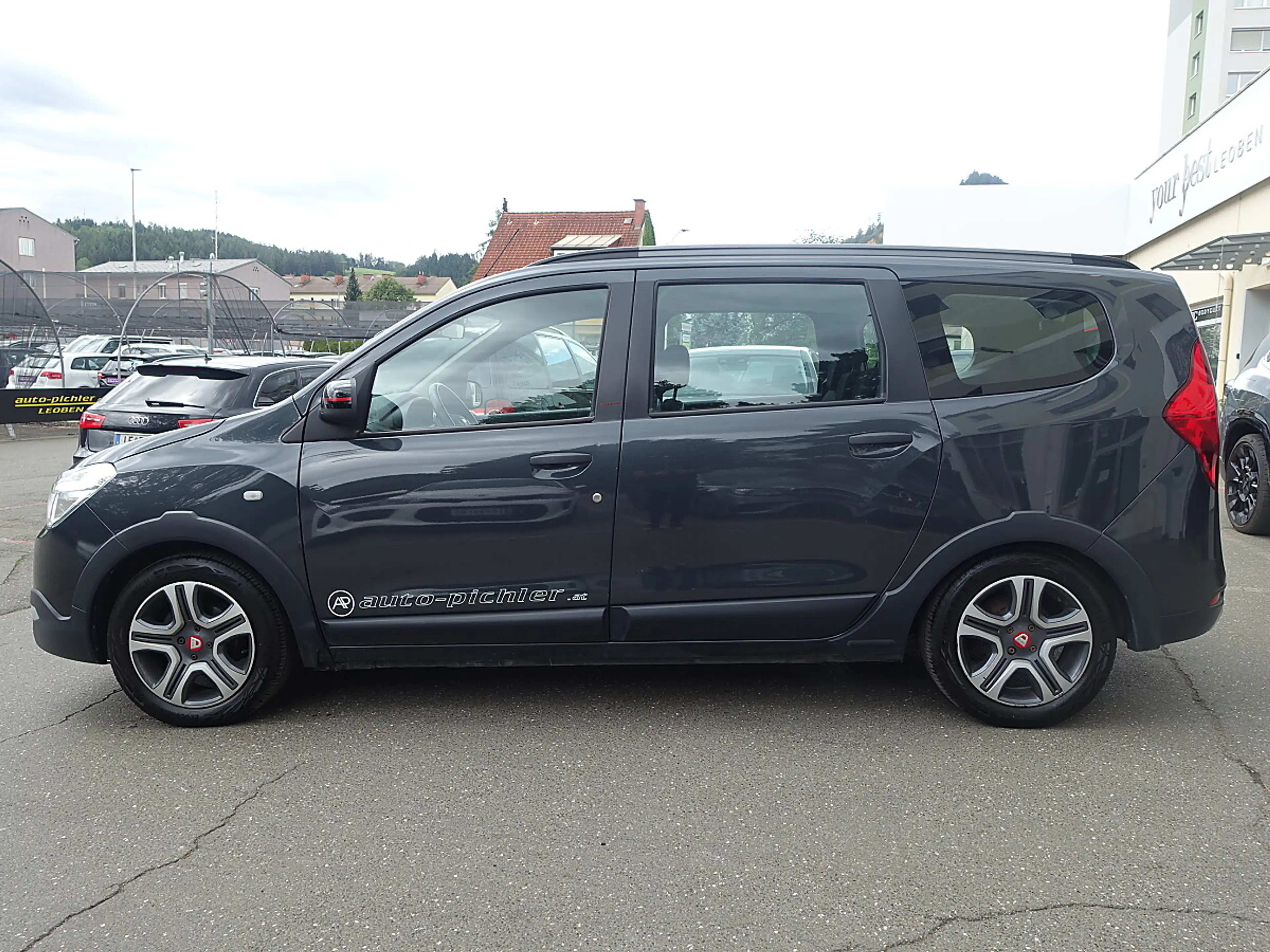 Dacia Lodgy Stepway Charisma SCe 100 S&S — photo 4