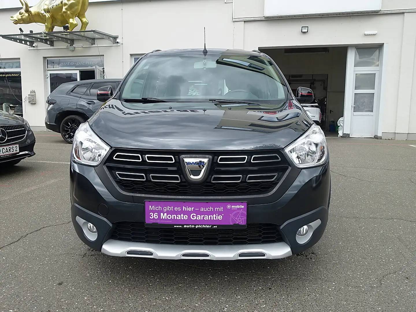 Dacia Lodgy Stepway Charisma SCe 100 S&S Grau - 2