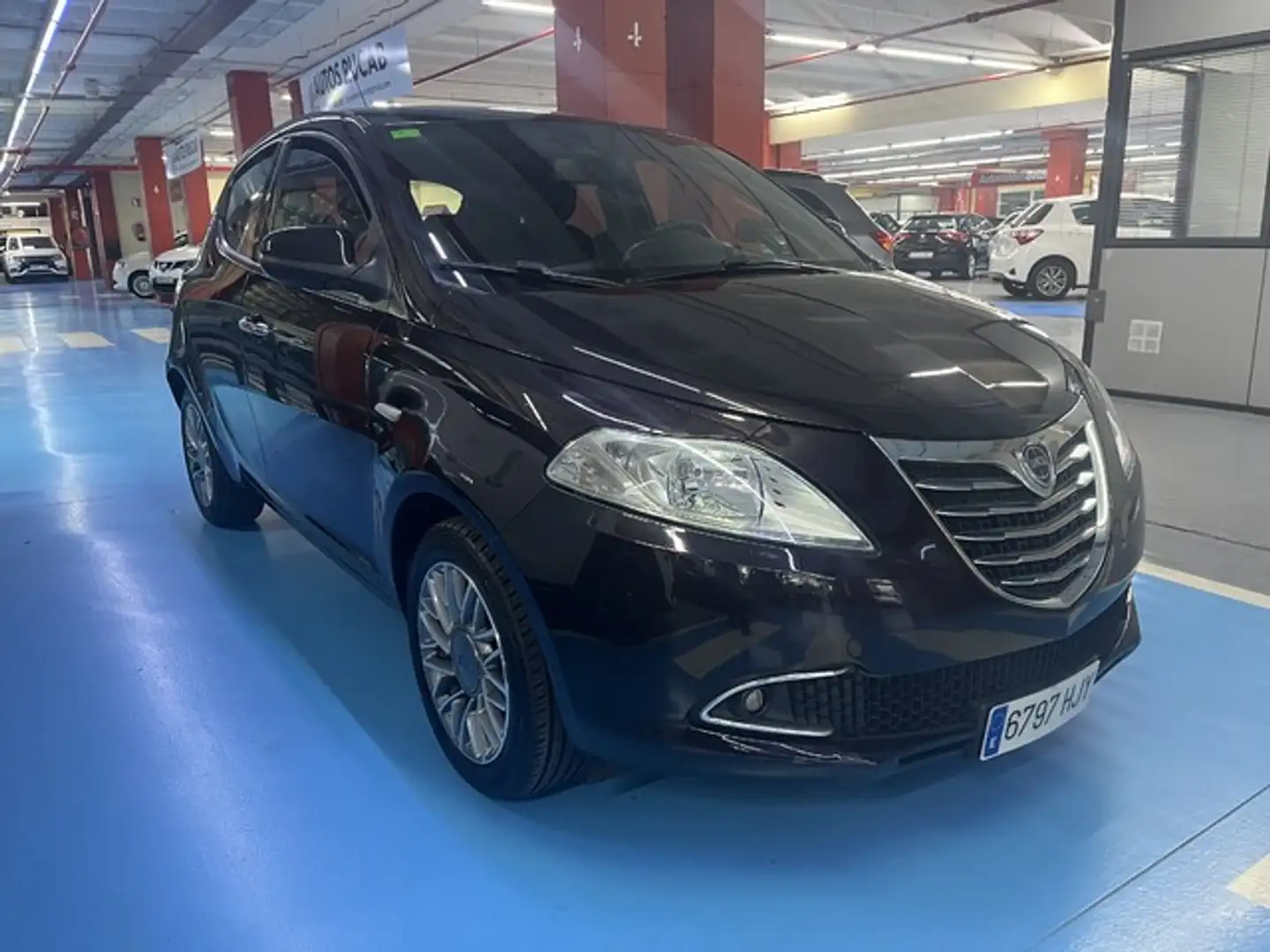 Lancia Ypsilon 1.2 evo II S&S Gold Burdeos - 1