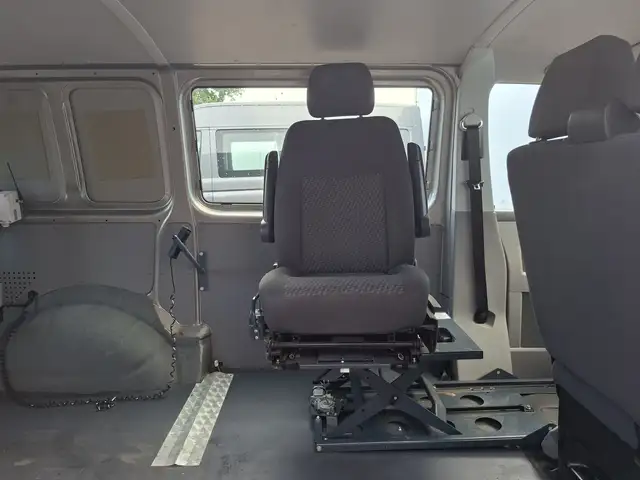 Volkswagen Transporter view 22