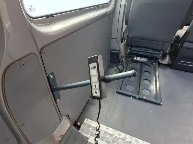 Volkswagen Transporter view 23