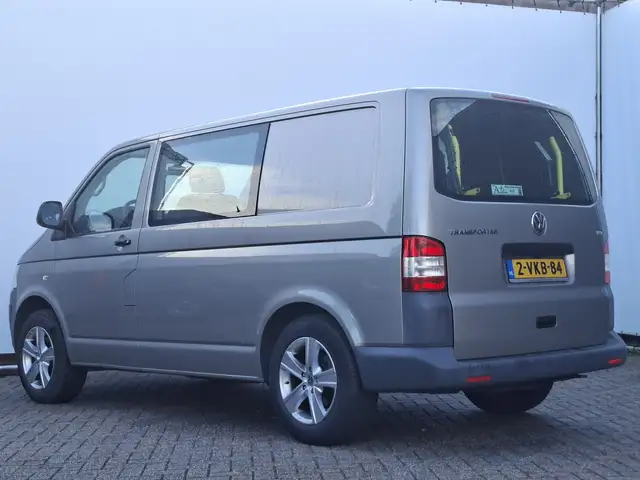 Volkswagen Transporter view 19