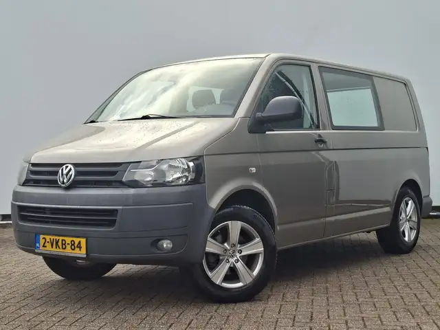 Volkswagen Transporter view 17
