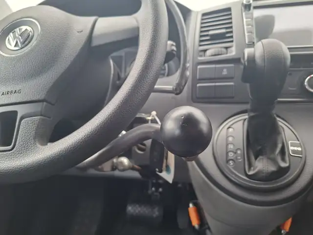 Volkswagen Transporter view 14
