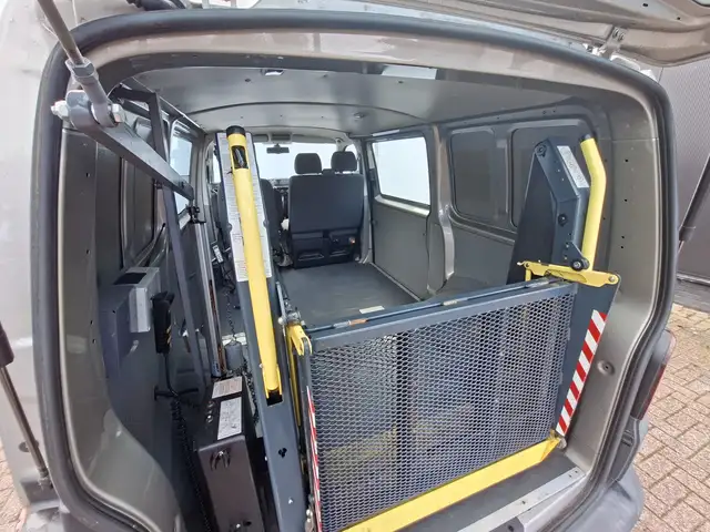 Volkswagen Transporter view 28