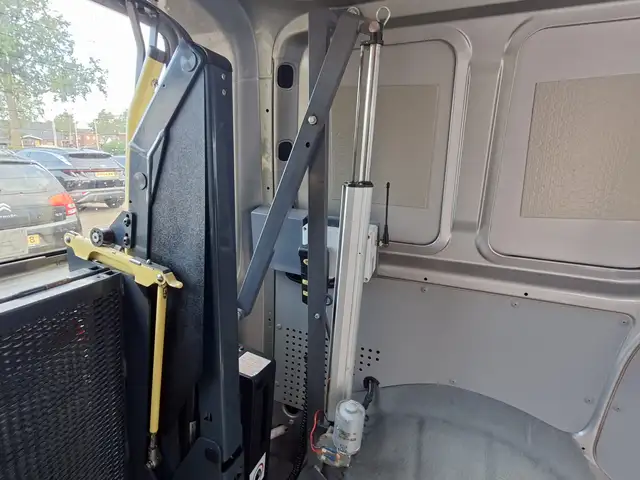 Volkswagen Transporter view 24