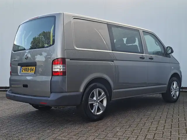 Volkswagen Transporter view 18