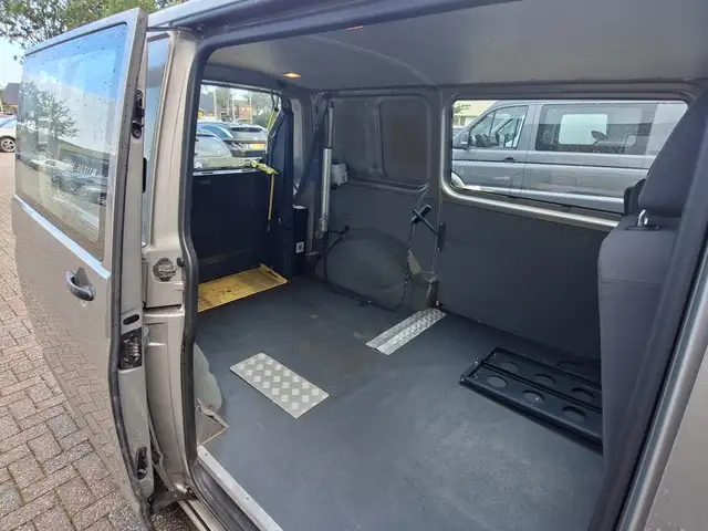 Volkswagen Transporter view 25