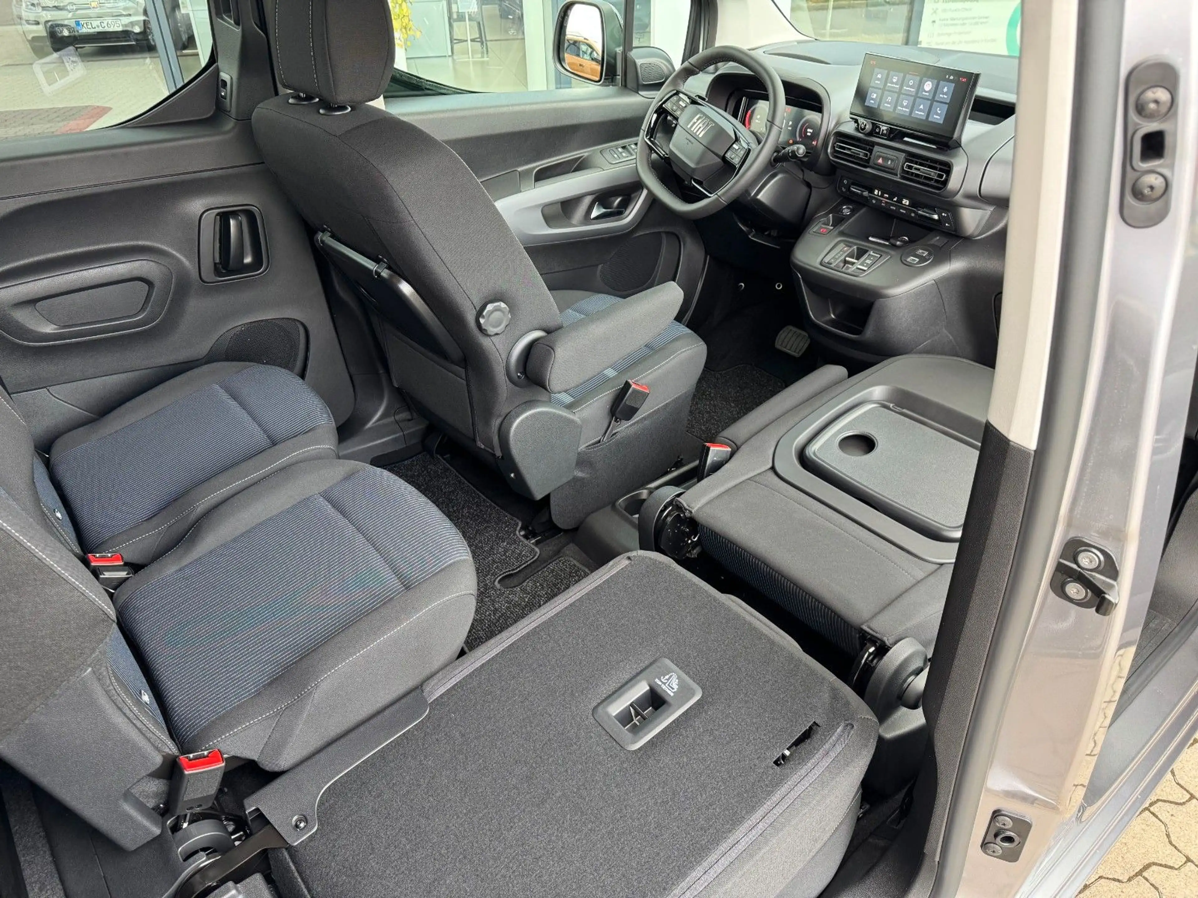 Fiat Doblo Kombi 5-Sitzer DIESEL 1.5 131 AutomatikN1 — photo 8