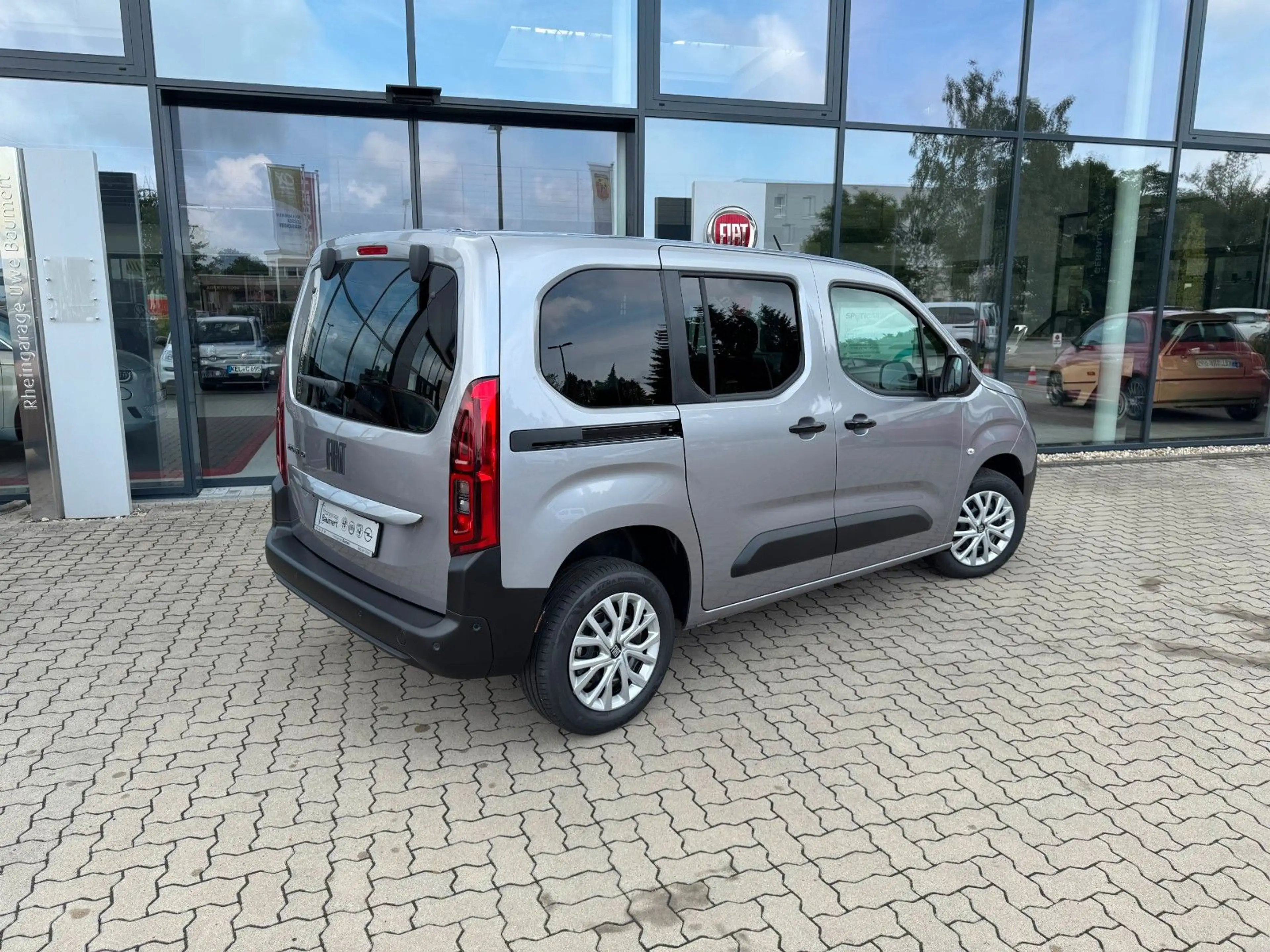 Fiat Doblo Kombi 5-Sitzer DIESEL 1.5 131 AutomatikN1 — photo 4
