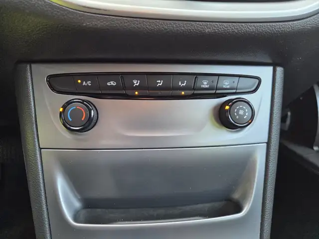 Opel Astra view 13