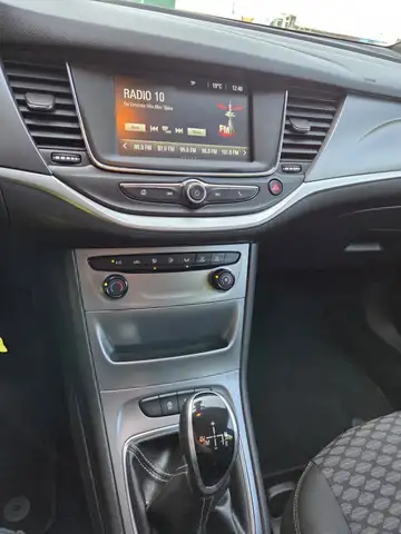 Opel Astra view 8