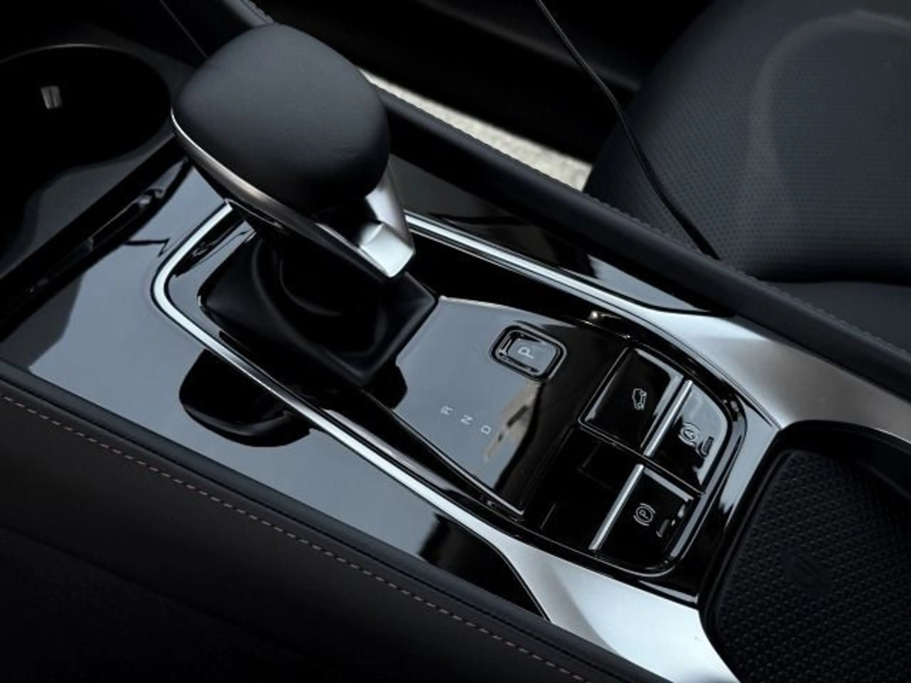 MG HS 1.5 PHEV LUXURY NAVI 360°KAMERA LM19 — photo 11