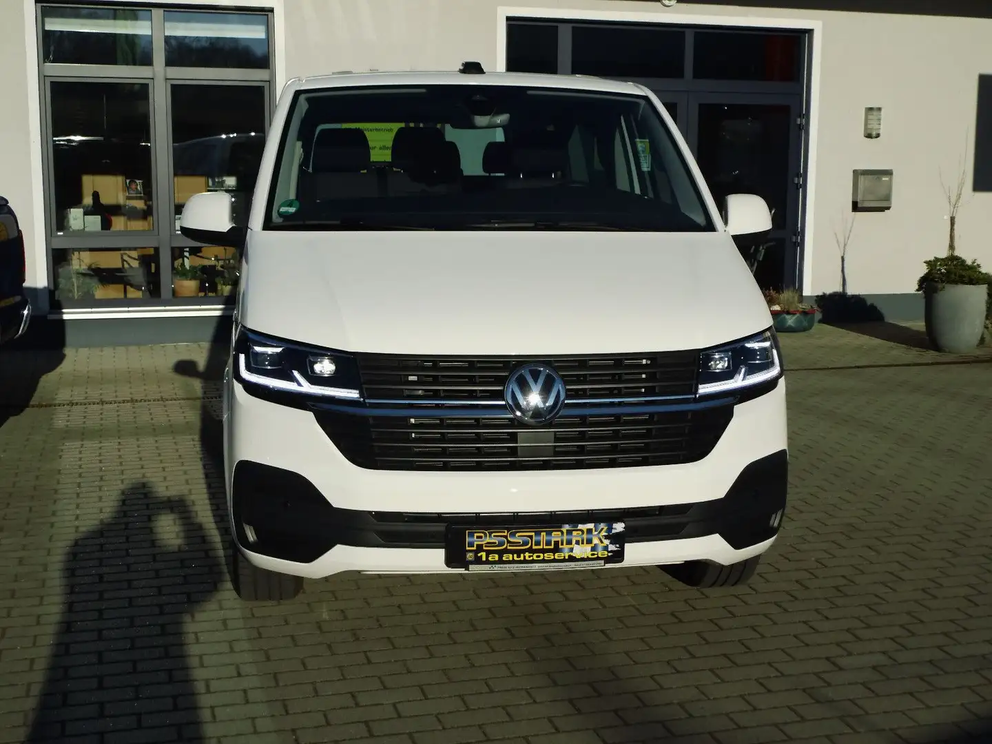 Volkswagen T6 Caravelle T6.1 Caravelle Comf.LR,LED,NAVI,2xSchieb.FHZ Bílá - 1