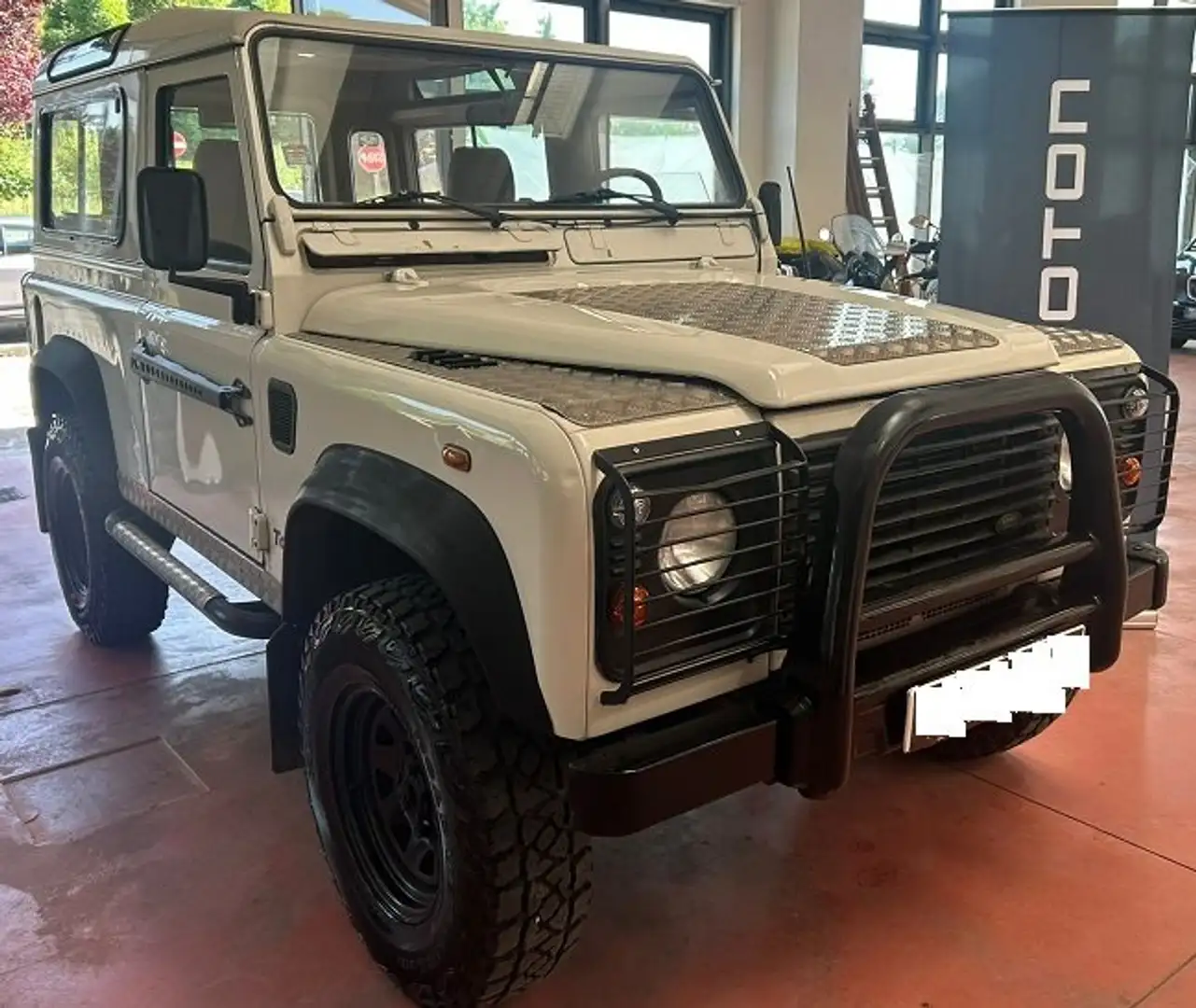 Land Rover Defender LAND ROVER DEFENDER 90 Diesel 2.5CV 122 con 4X4 Bianco - 1