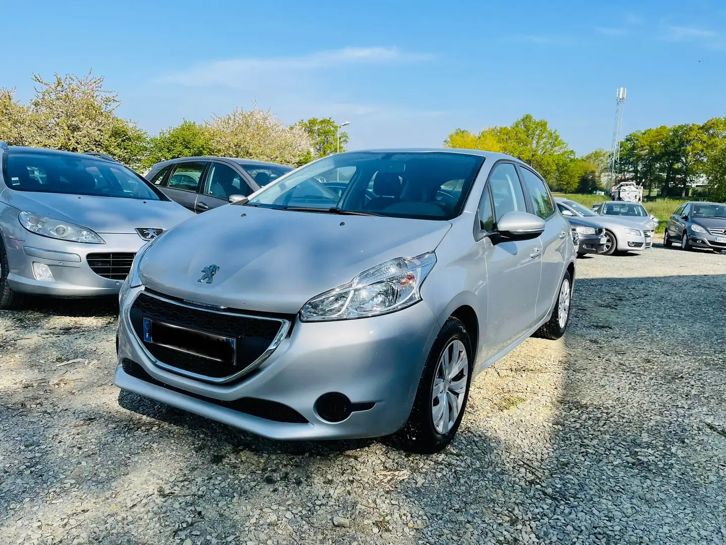 Peugeot 208 1.4 HDi 68ch BVM5 Active Gris - 2
