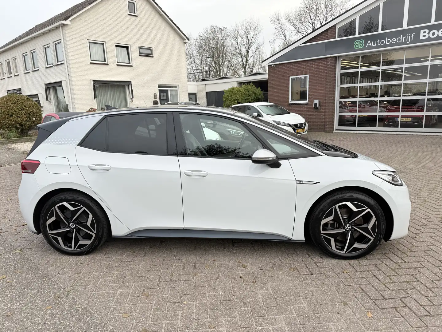 Volkswagen ID.3 First Plus 58 kWh Camera, Trekhaak, 19''Lmv Blanc - 2