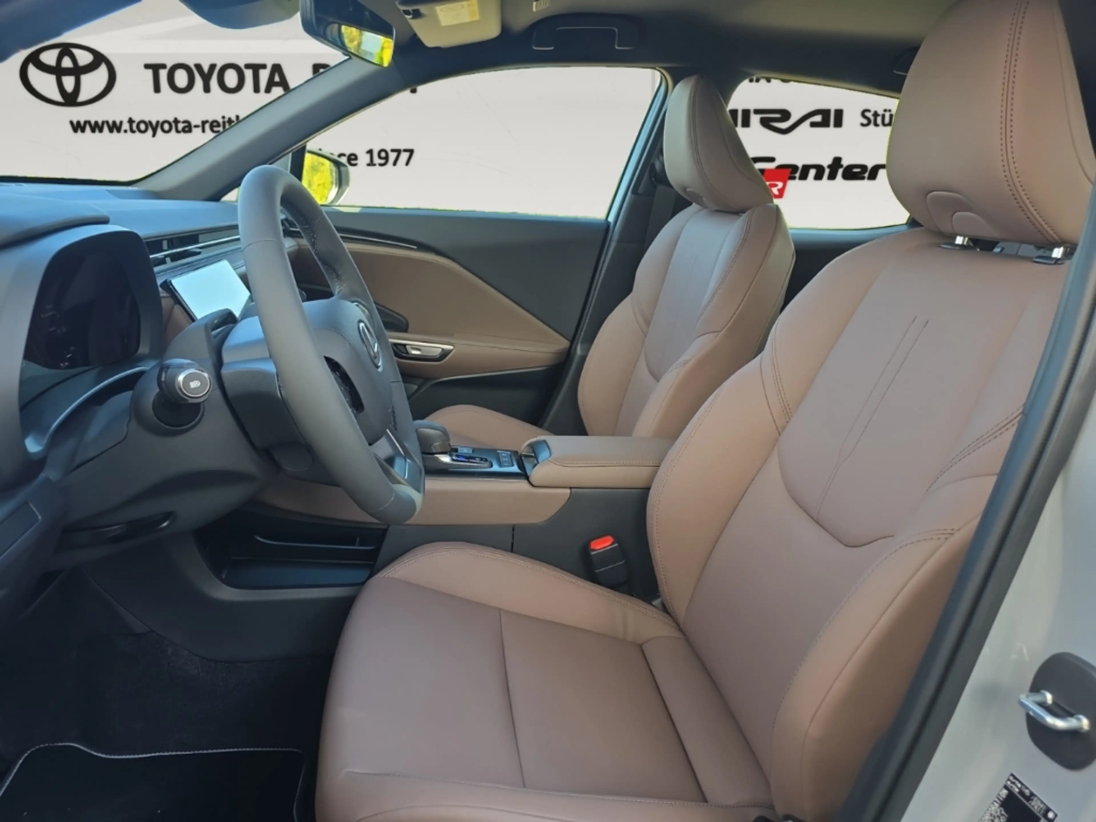 Lexus LBX FWD Elegant 1.5 Hybrid EU6e HUD Navi Leder Digital — photo 9