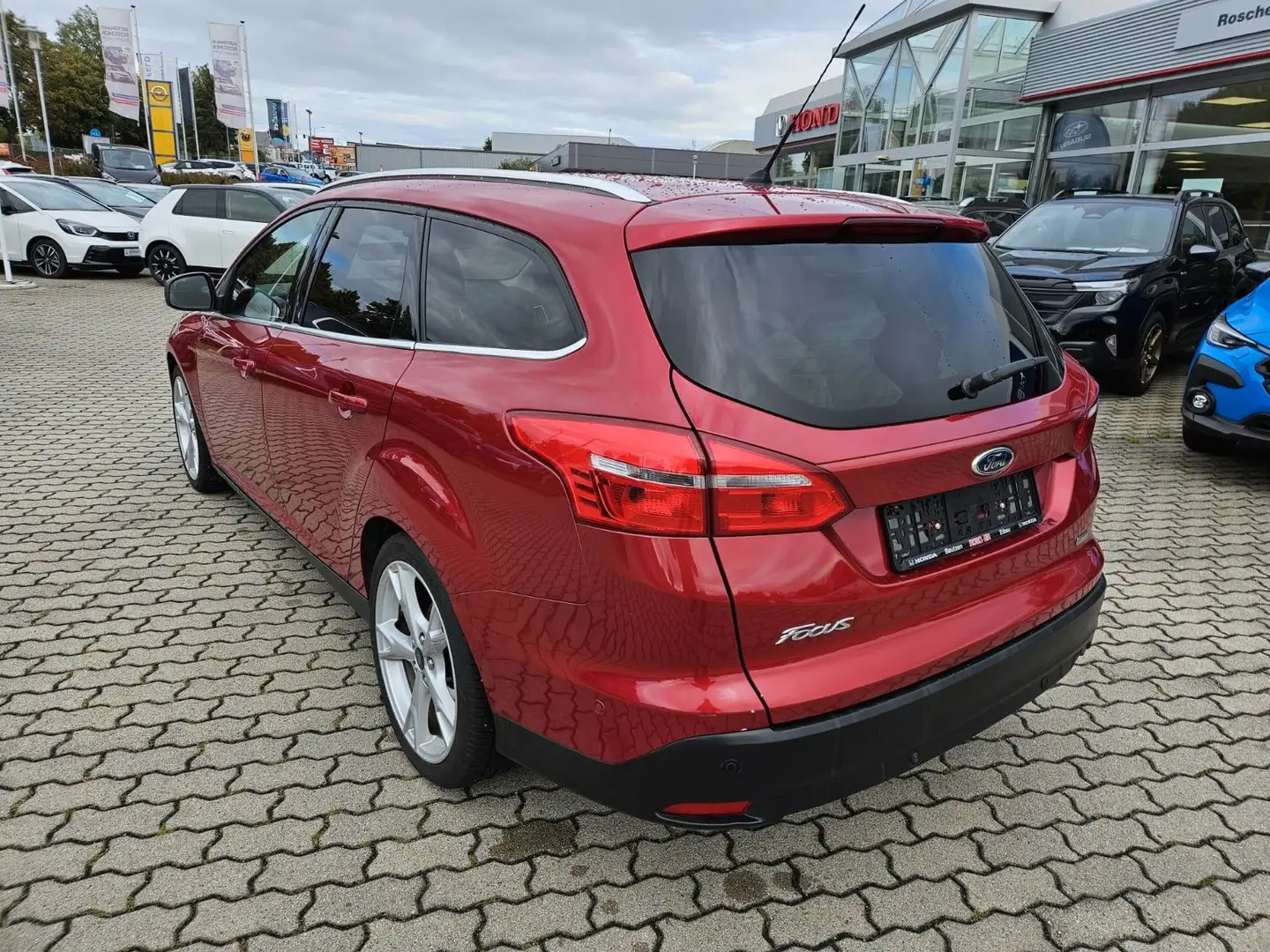 Ford Focus Turnier 1,5 Titanium Rouge - 2