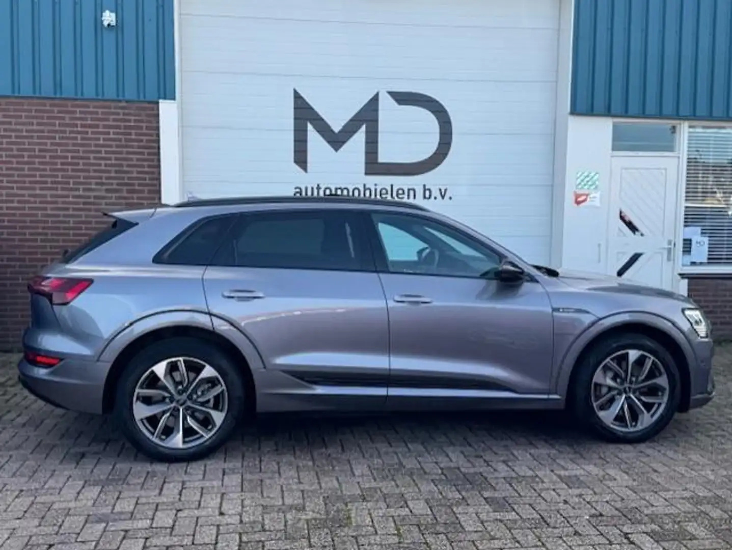 Audi e-tron 50 quattro S edition 71 kWh 3X S Line - inc. BTW Gris - 2