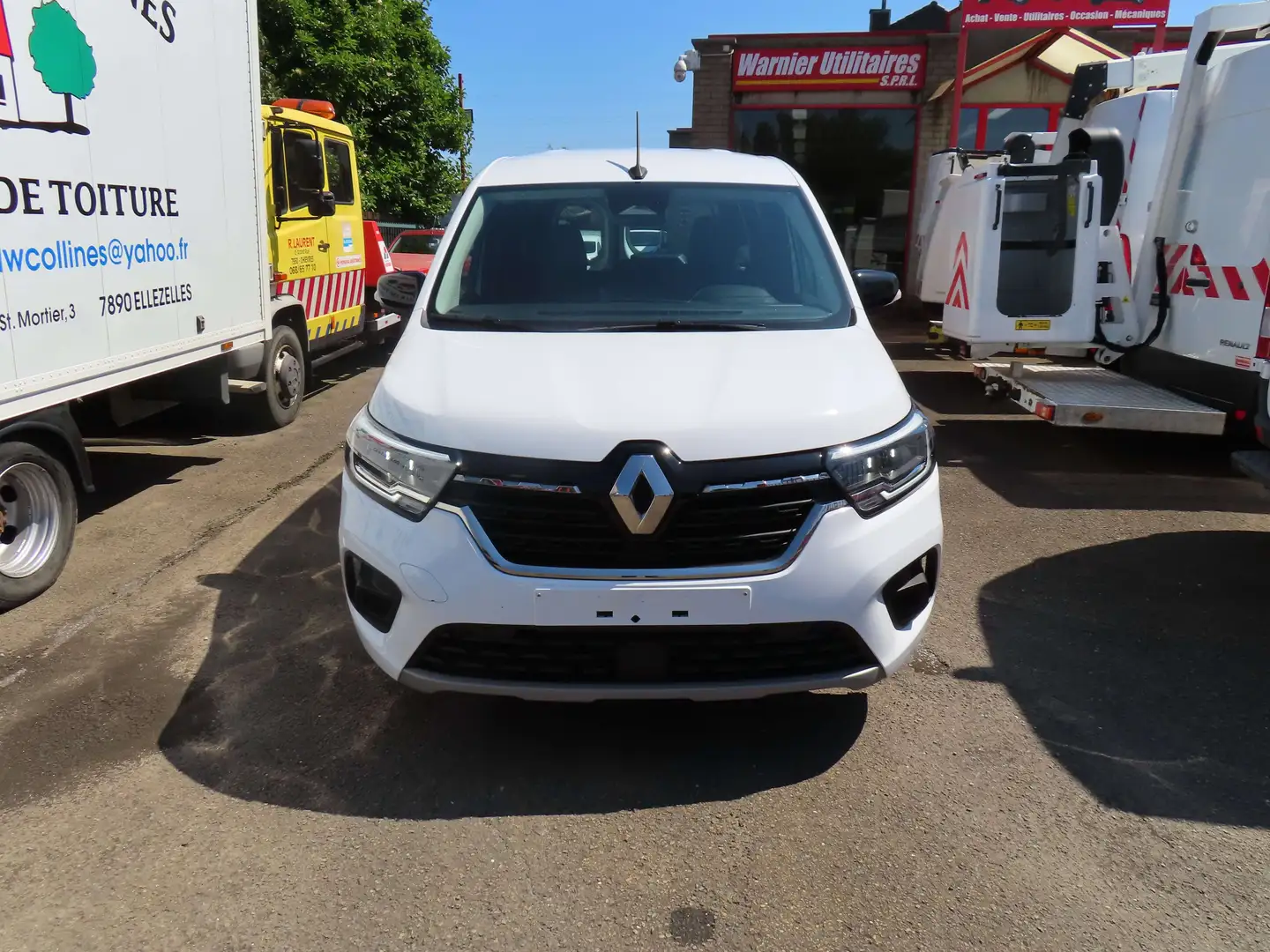 Renault Kangoo Mixte, 5 places 21.850€ HTVA Blanc - 2