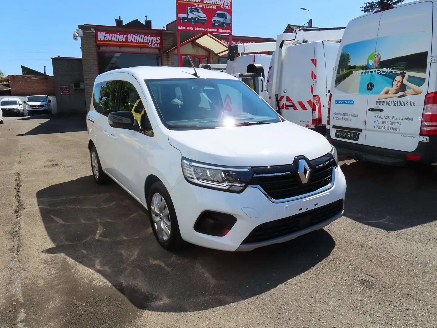 Renault Kangoo Mixte, 5 places 21.850€ HTVA Blanc - 1