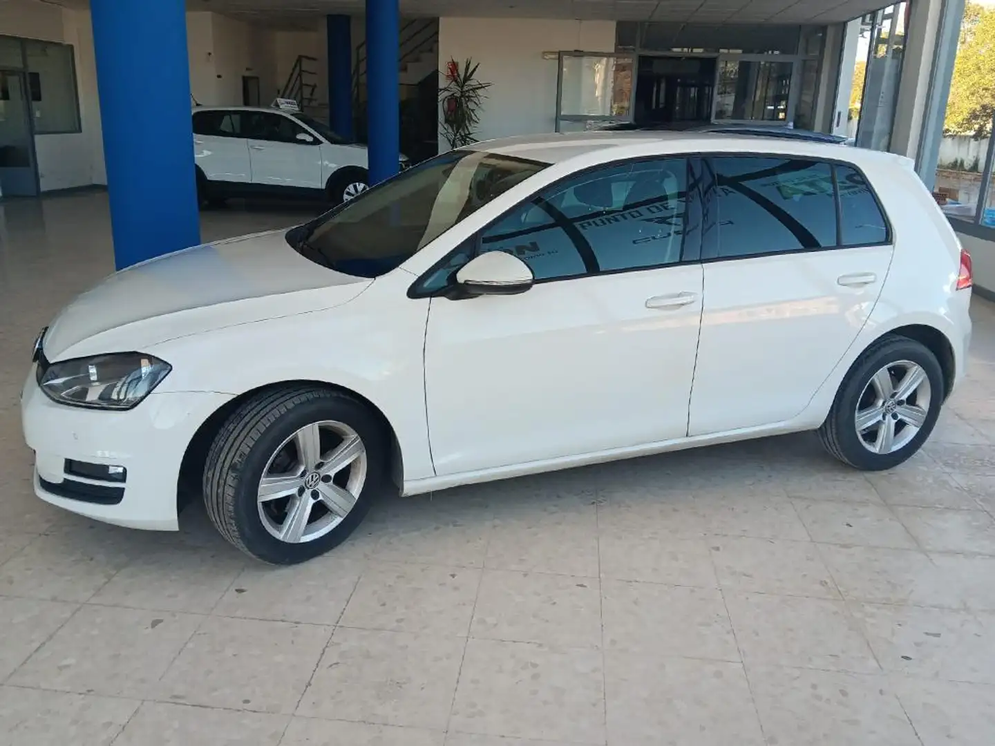 Volkswagen Golf 1.6 TDI BUSINESS BMT 5P Blanco - 2