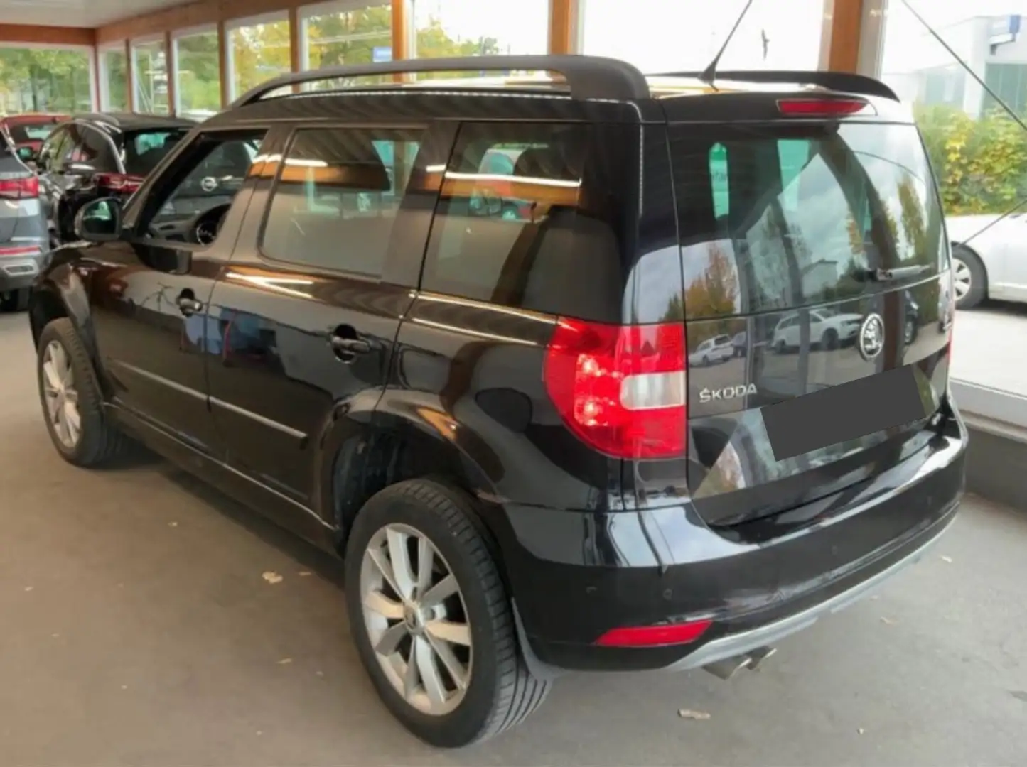 Skoda Yeti 2.0 TDI Joy 4x4* AUTOMATIK* TÜV NEU* NAVI* PDC Noir - 2