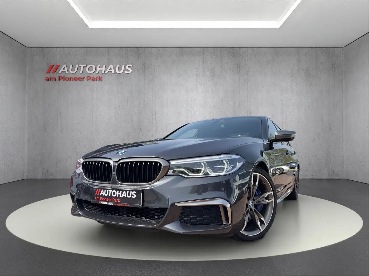 BMW 550 d xDrive-H&K-LED-SHZ V+H-STDHZ-MEMO-360° siva - 1