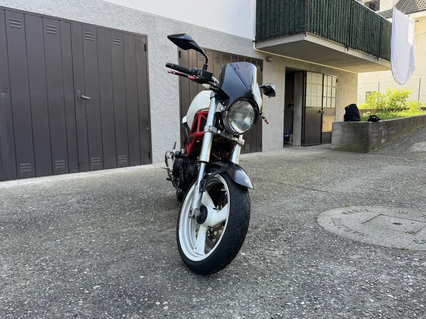 Ducati Monster 600 Ducati Monster 600 Bianco - 2