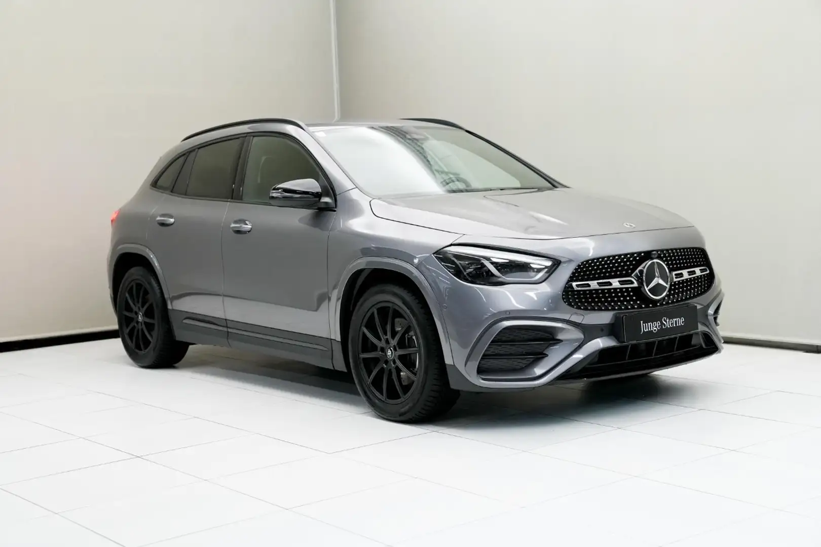 Mercedes-Benz GLA 200 d 4MATIC Österreich-Edition W-Paket Navi Grau - 1