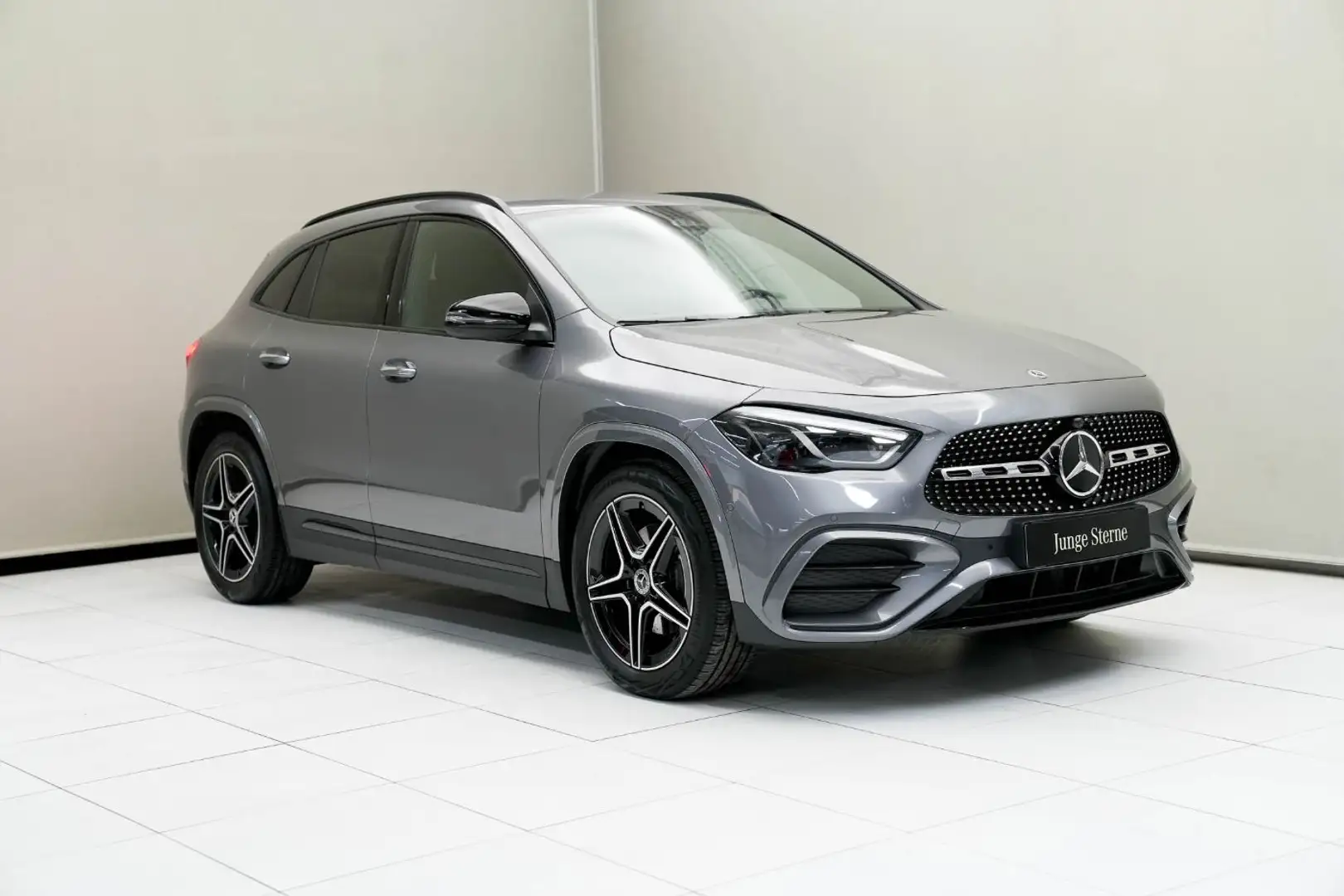 Mercedes-Benz GLA 200 d 4MATIC Österreich-Edition W-Paket Navi Grau - 2