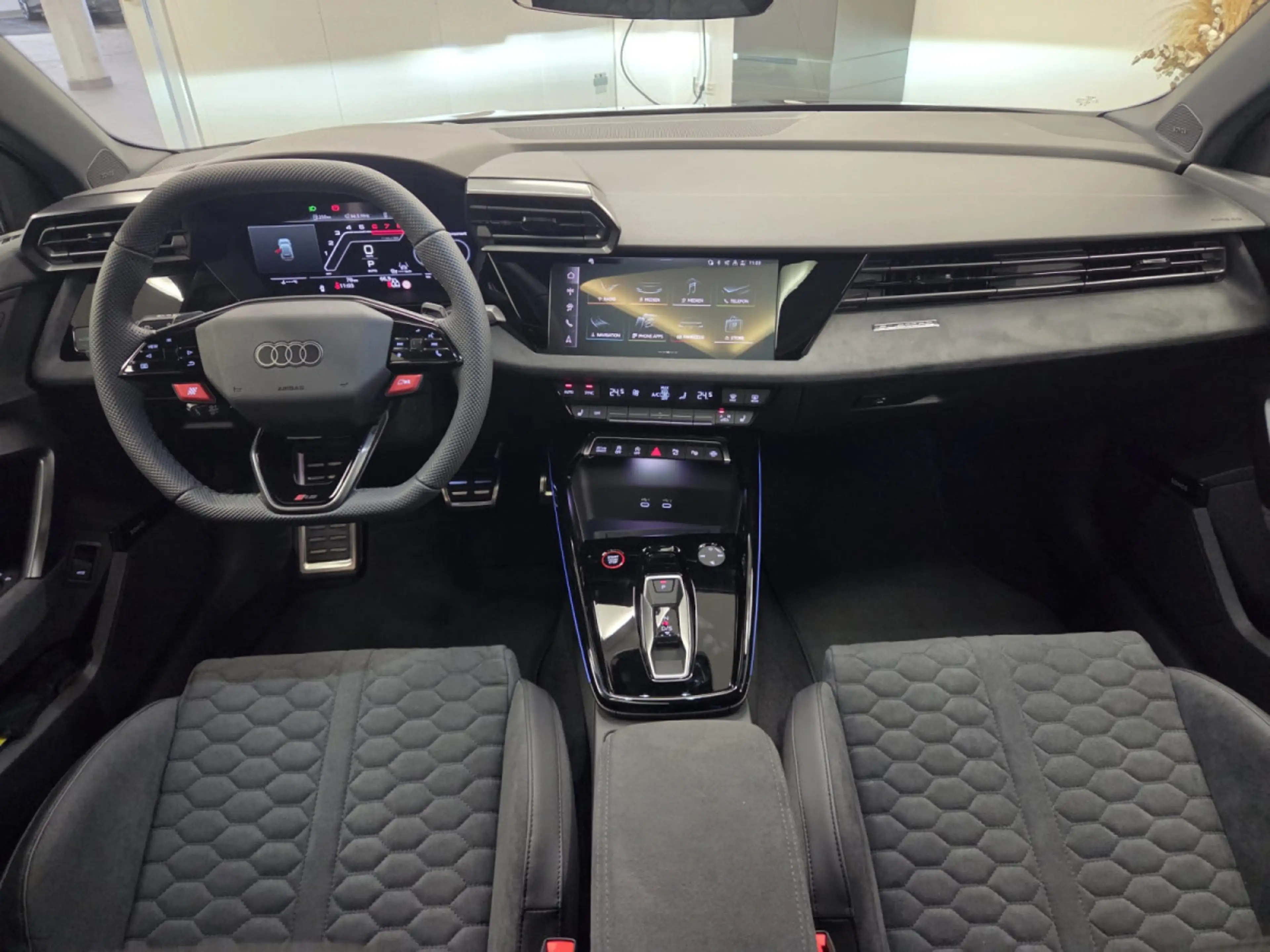 Audi RS3 Sportback 2.5 TFSI quattro 400 CH / 294 kW S troni — photo 6