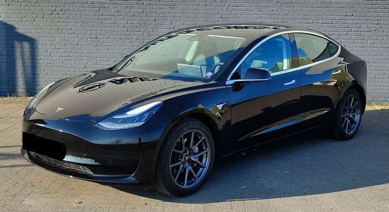 Tesla Model 3 Model 3 Standard rwd Plus Autopilot