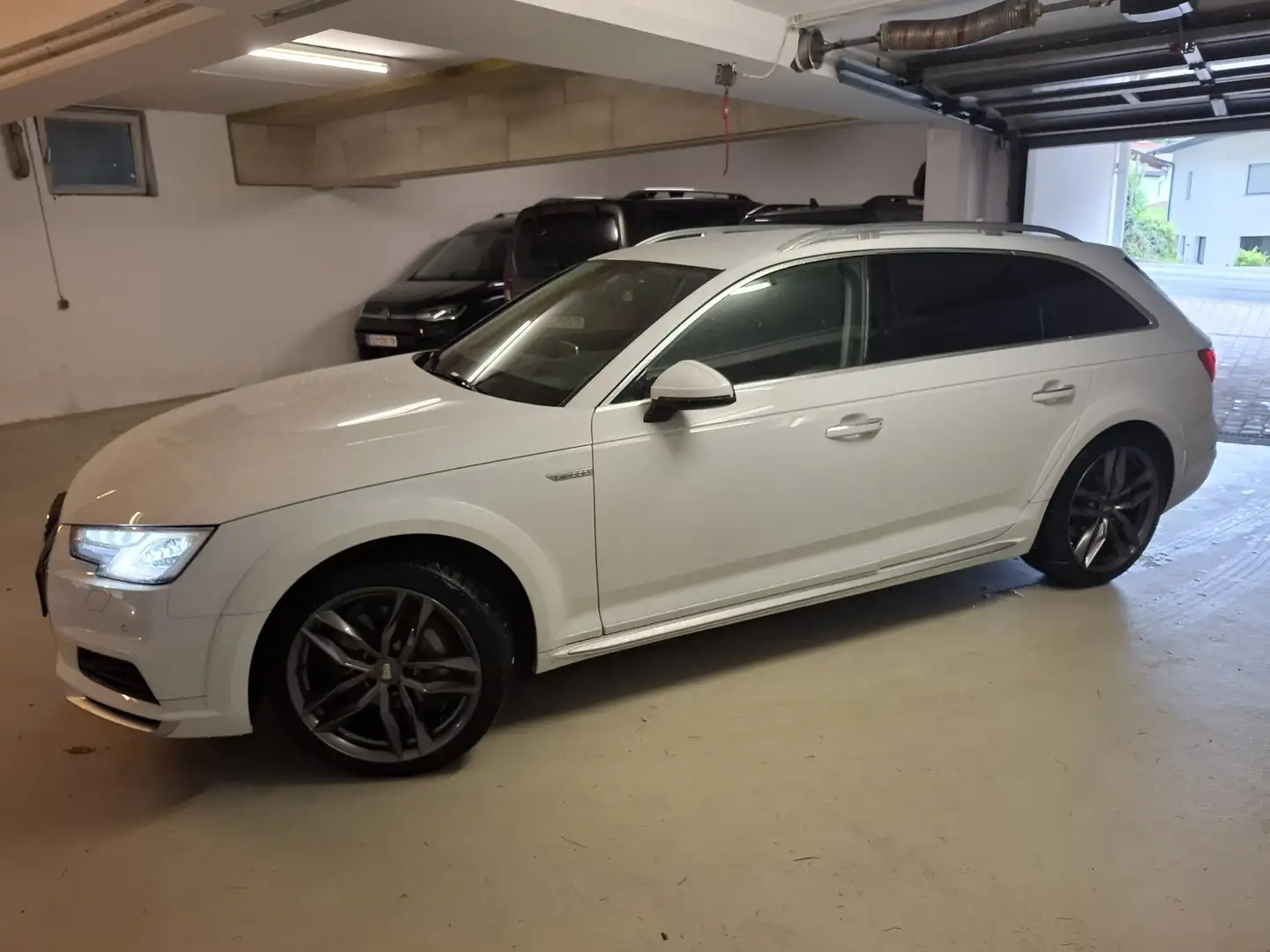 Audi A4 allroad quattro 3,0 TDI S-tronic - 1