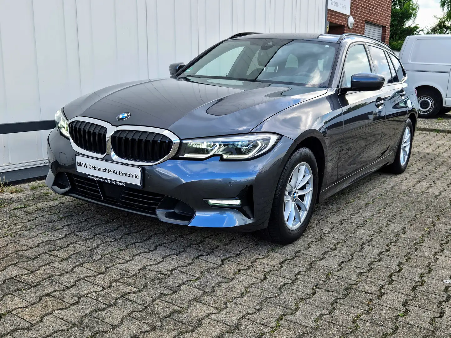 BMW 320 d*LCProf*HUD*SPORT LINE*ACC*LASER*KEYLESS GO Grau - 1