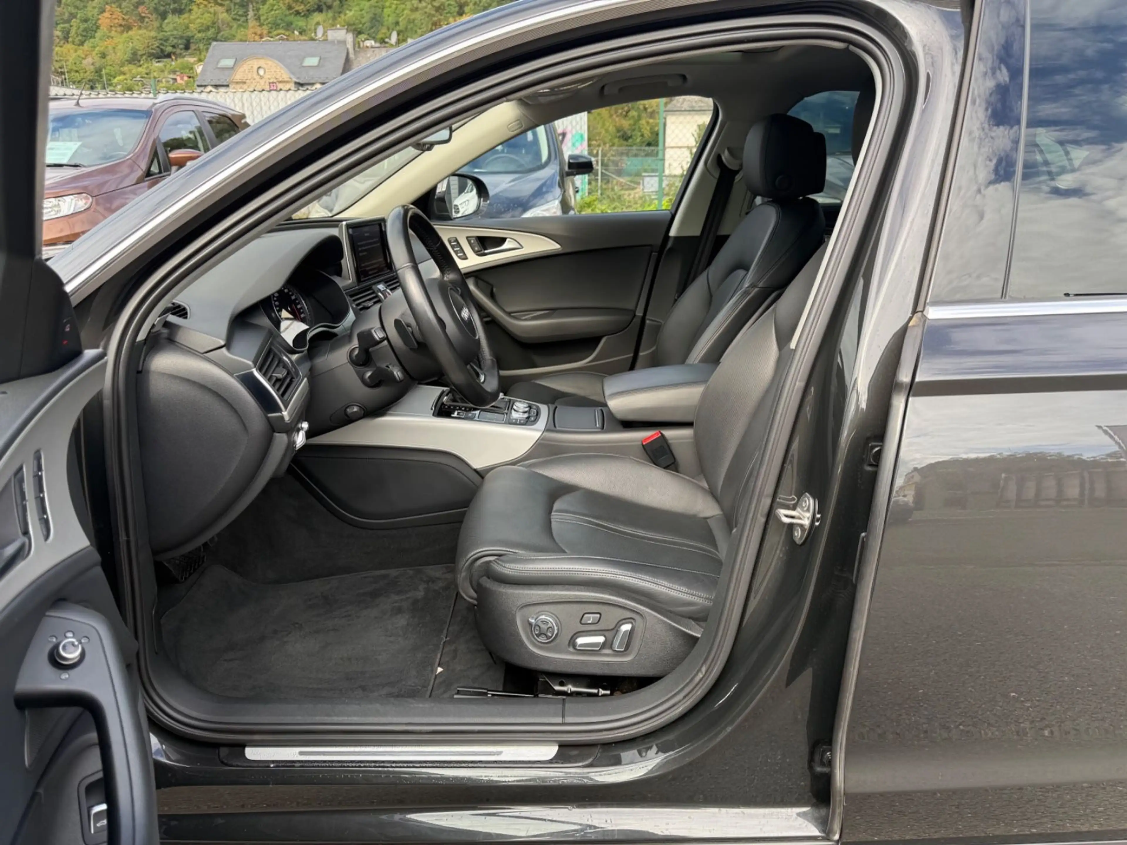 Audi A6 Lim. 3.0 TDI quattro.AHK!Checkheft!!Tüv neu! — photo 8