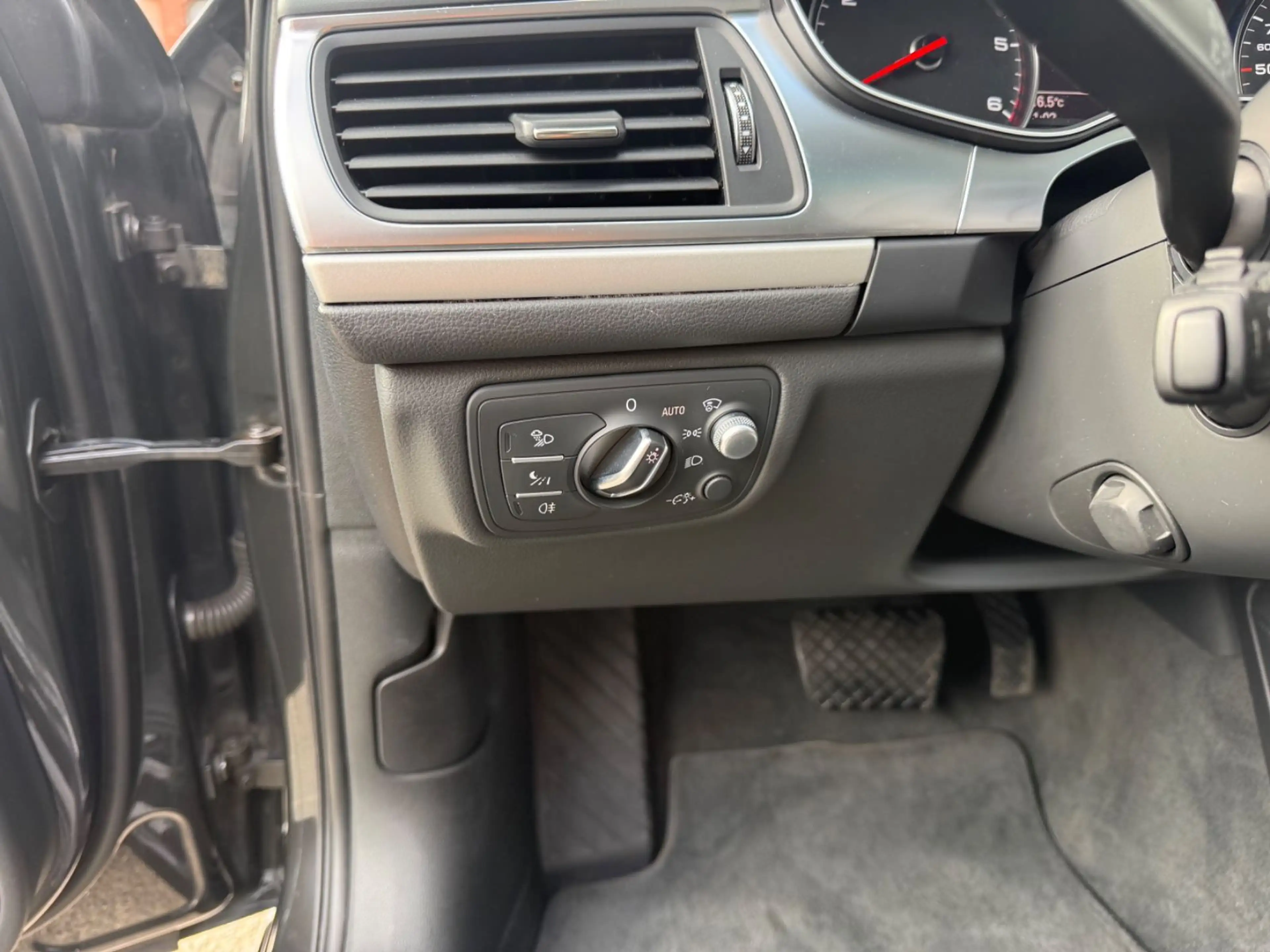Audi A6 Lim. 3.0 TDI quattro.AHK!Checkheft!!Tüv neu! — photo 11