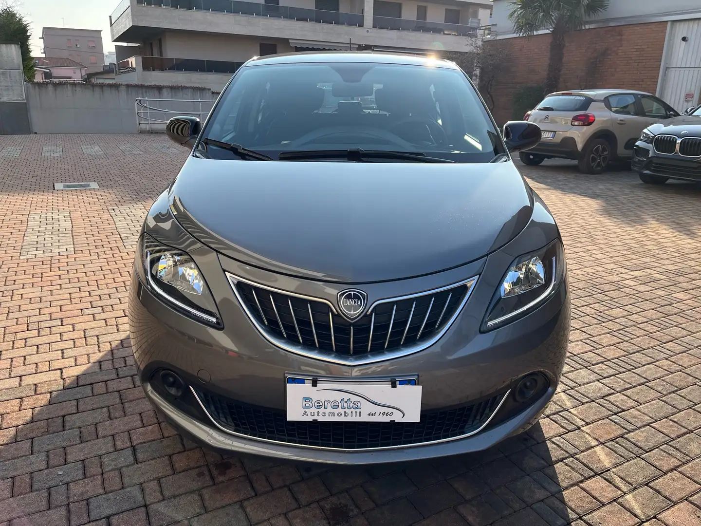 Lancia Ypsilon 1.0 Firefly Hybrid Platino 70cv Grigio - 2