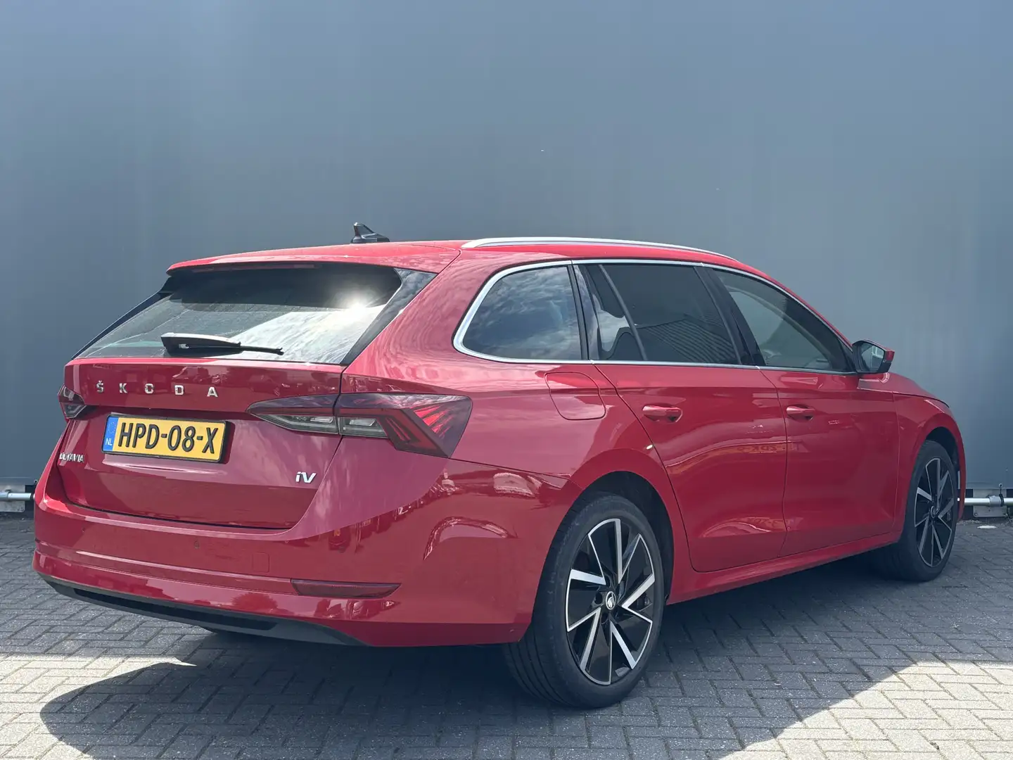 Skoda Octavia Combi BWJ 2021 1.4 TSI iV PHEV 204 PK Business Edi Rood - 2