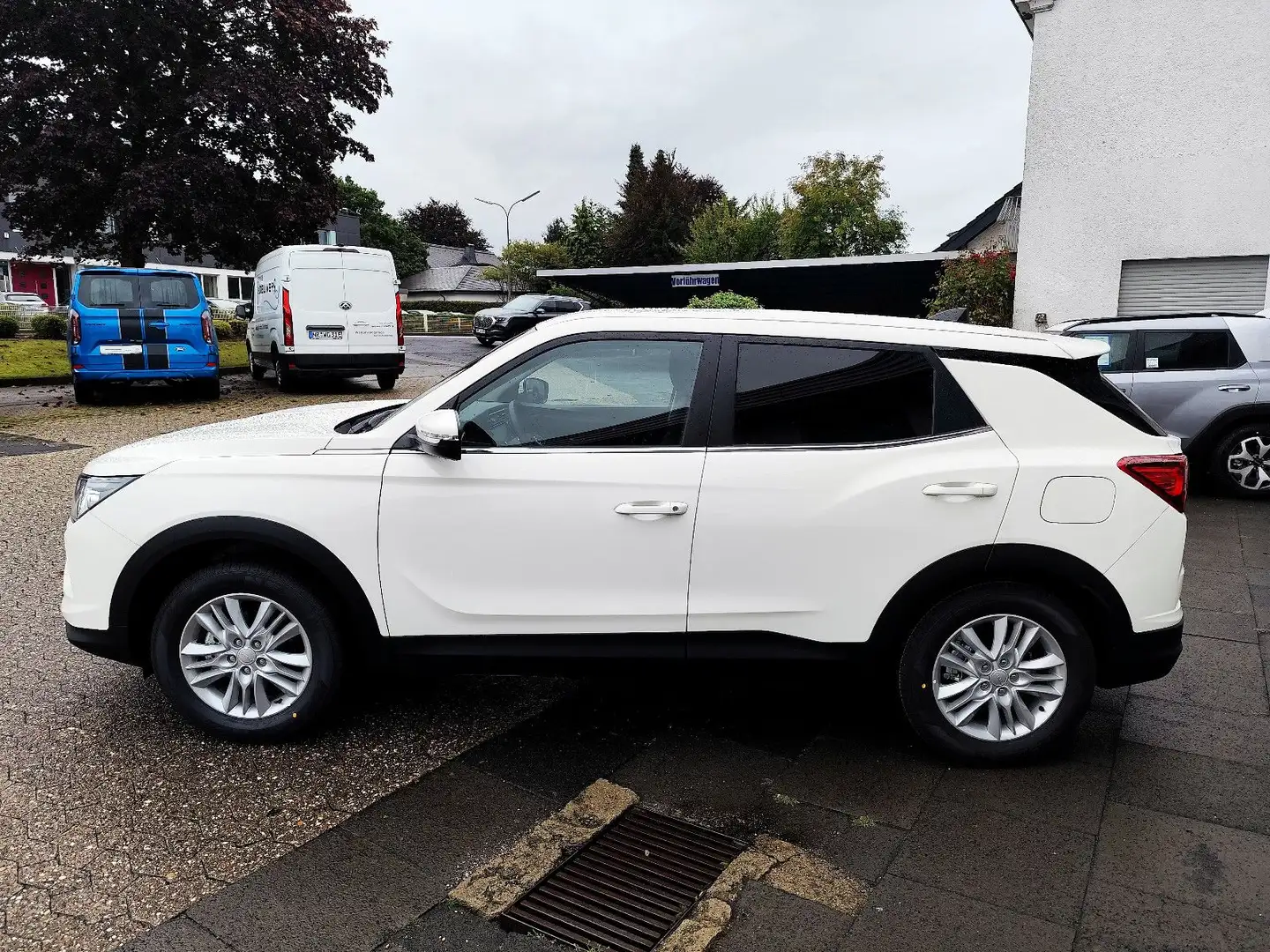 KGM Korando 1.5 T-GDI Nomad Automatik, Touch, RFK Blanc - 2