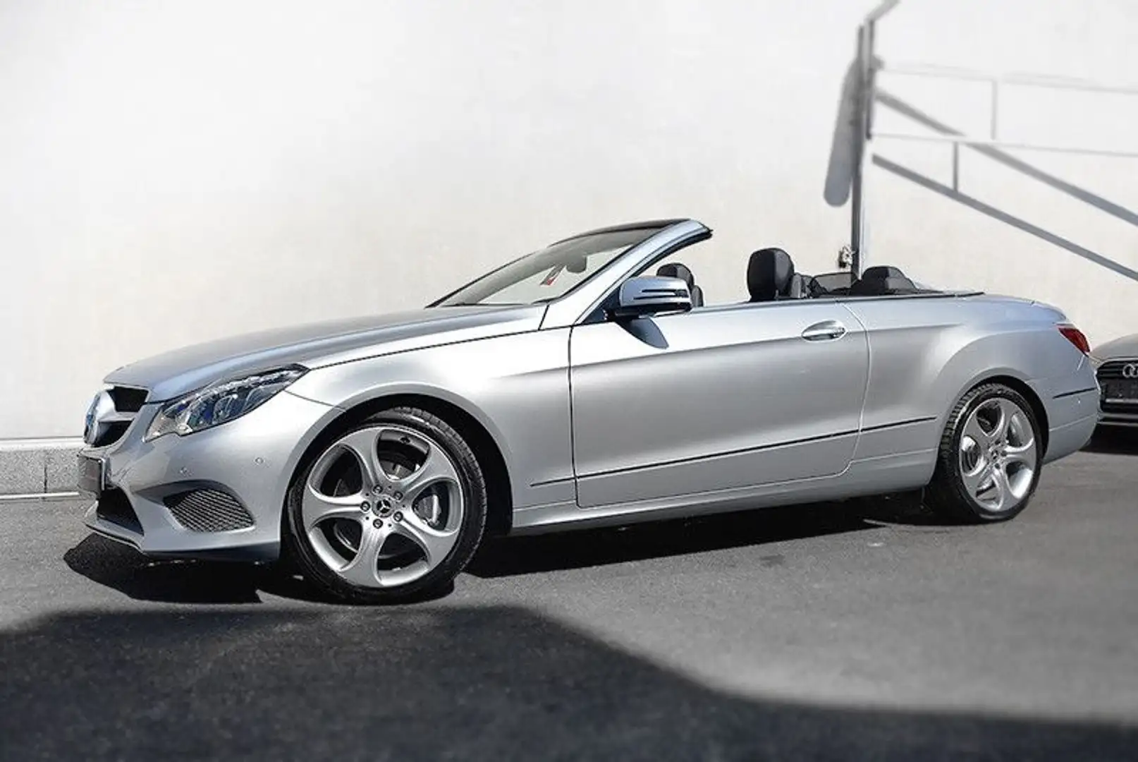 Mercedes-Benz E 250 CDI CABRIO SPORT *1.Hand*Aut.*Leder*Navi* - 2