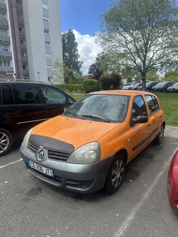 Renault Clio Citadine 5 portes — photo 2
