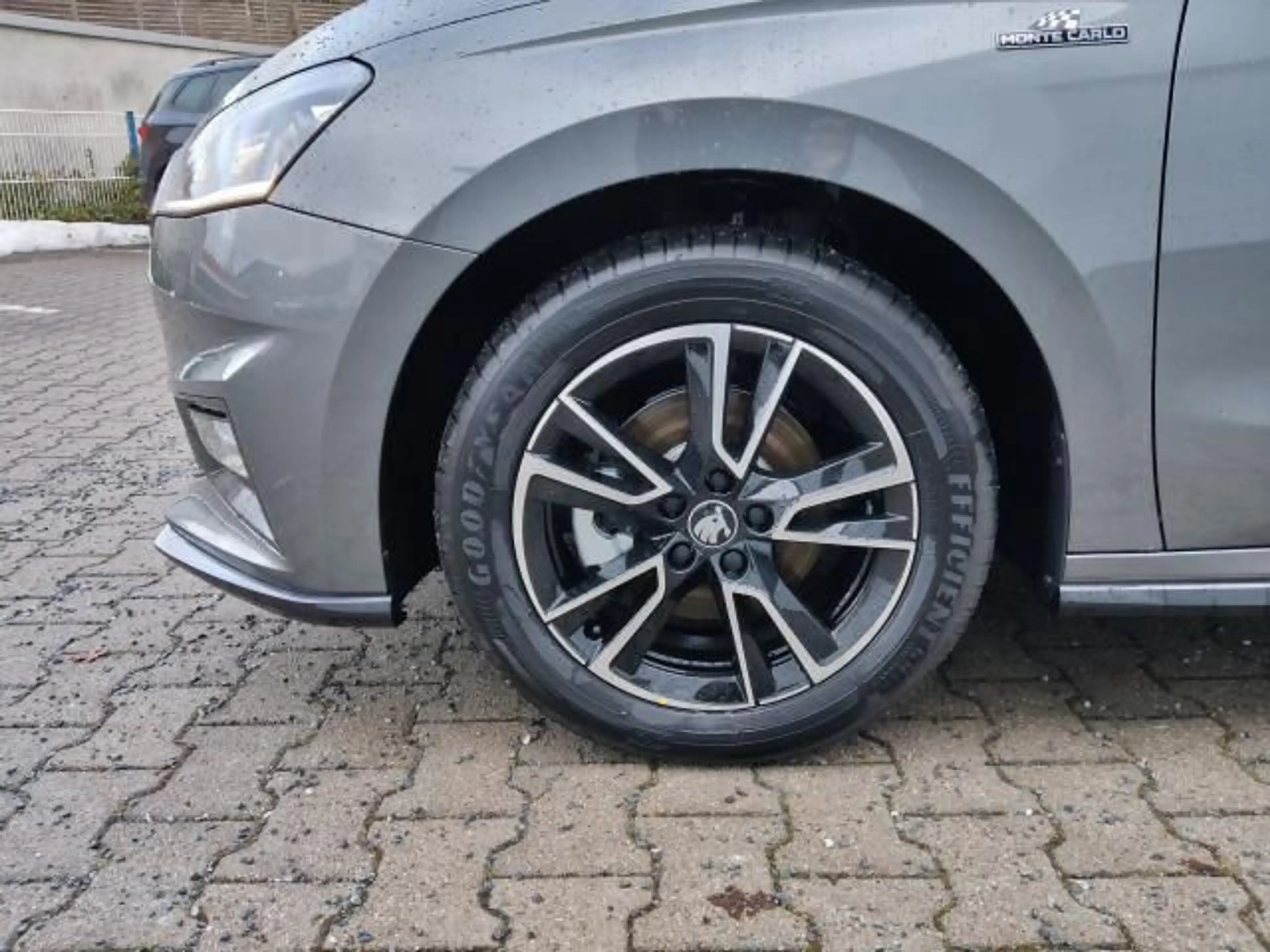 Skoda Fabia FABIA MONTE CARLO 1.0 TSI 5 J. GAR.* SMARTLINK — photo 4