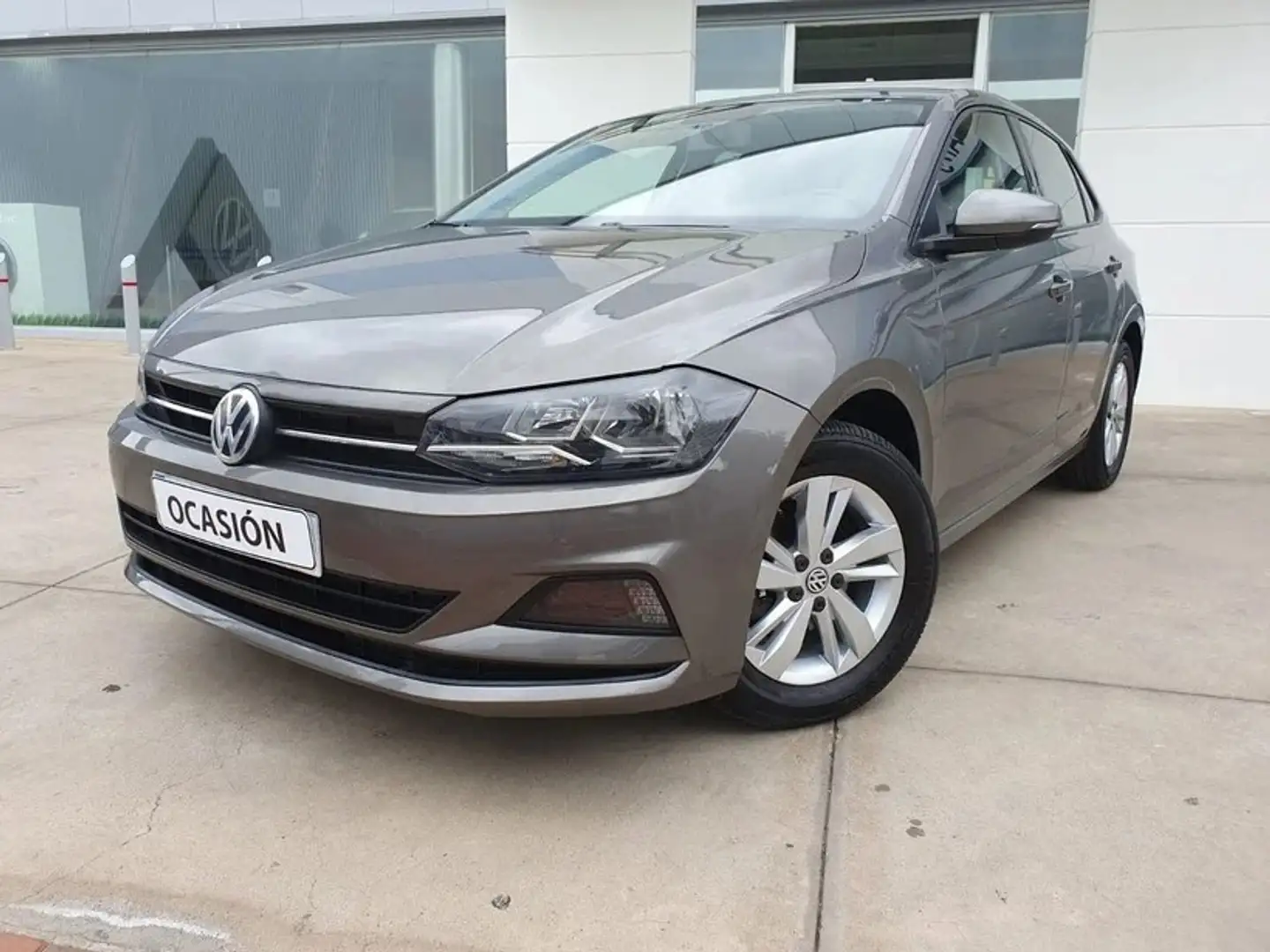 Volkswagen Polo 1.2 TSI BMT Advance DSG 66kW Gris - 2