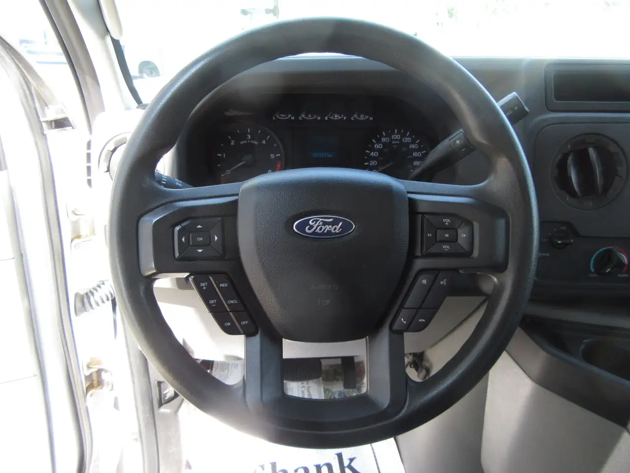 Ford E-450 Super Duty DRW снимка Ford E-450 Super Duty DRW