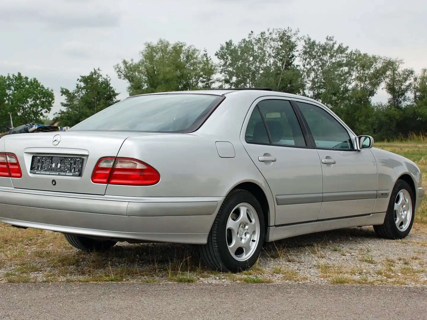 Mercedes-Benz E 240 Classic W210 ohne Rost! Срібний - 2
