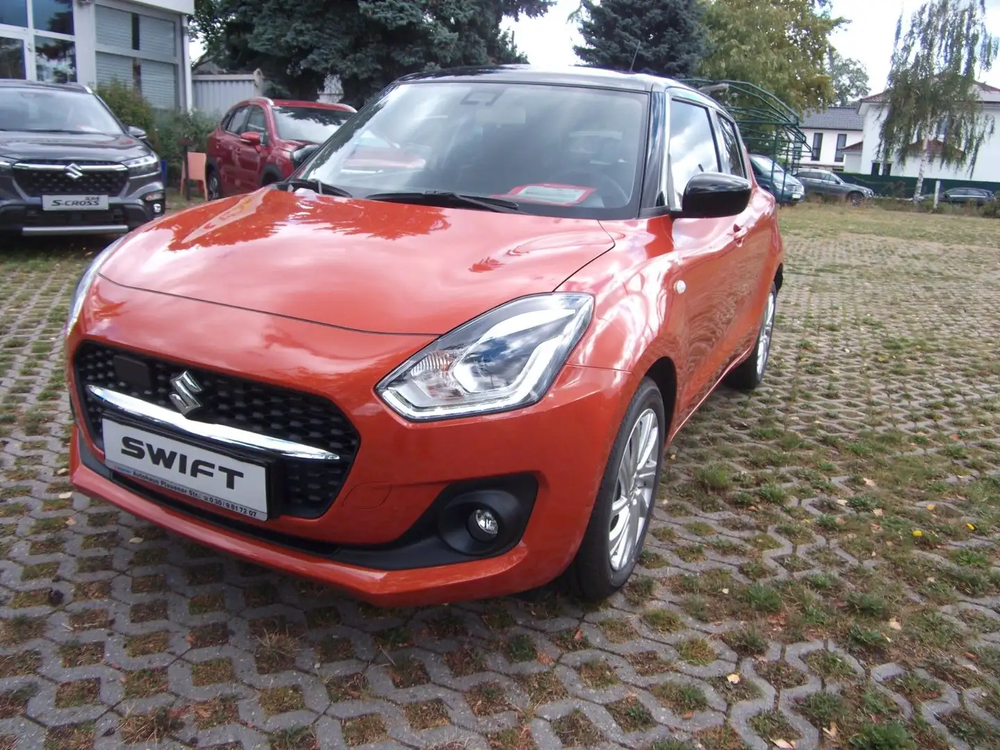 Suzuki Swift 1.2 DUALJET HYBRID Comfort CVT Arancione - 1