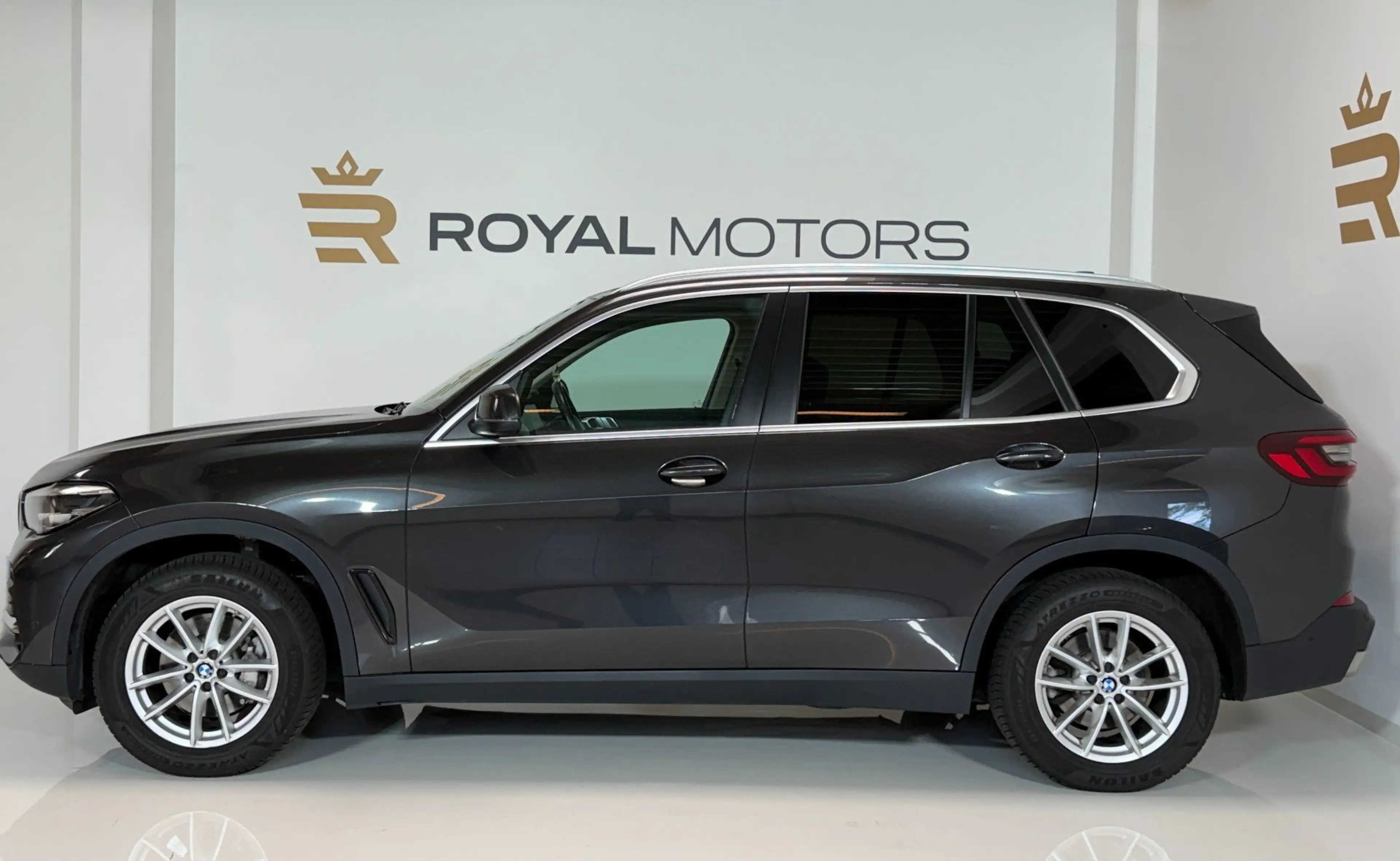 BMW X5 xDrive25d — photo 2