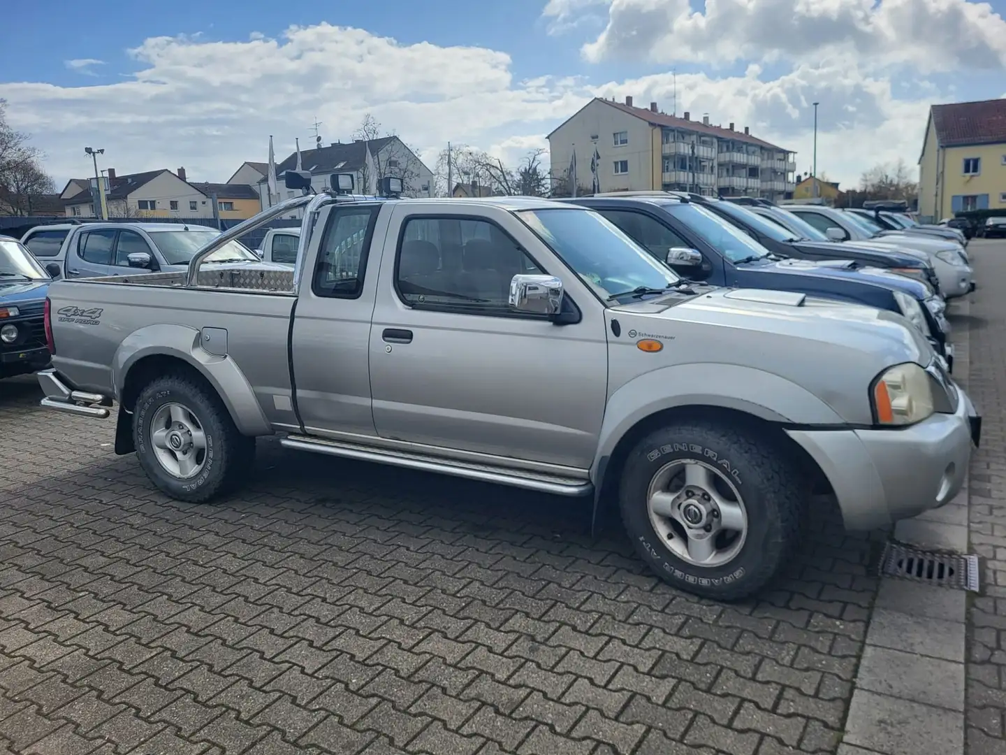 Nissan Pick Up 4WD King Cab Navara *nur 96 Tkm / LKW-Zl.* Plateado - 1